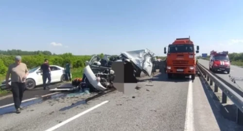 Стaли известны детали ДТП с четырьмя погибшими на трассе Челябинск-Екатеринбург
