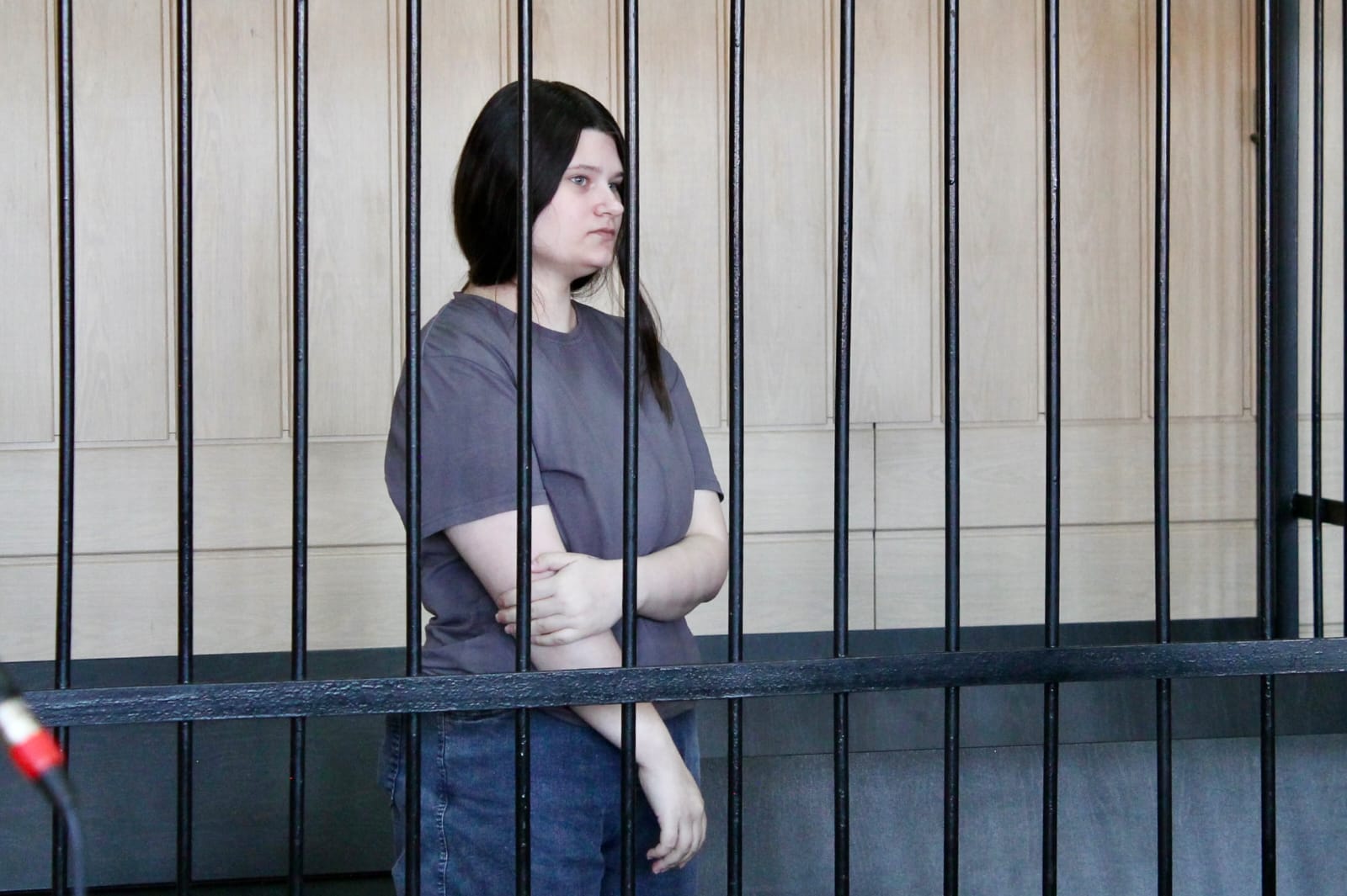 В Новосибирске начали судить 19-летнюю мать за убийство ребенка