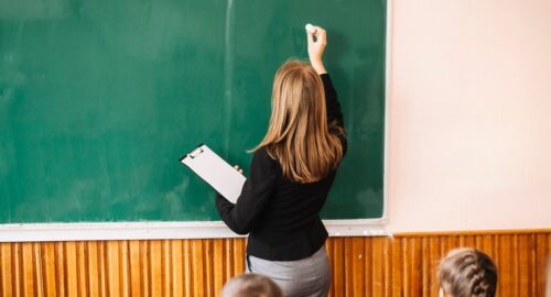 В Новосибирске школьники будут изучать обществознание только в 9 классе