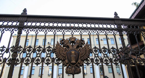 Регпрокуратура заинтересовалась опрокидыванием грузовика со свиньями под Томском