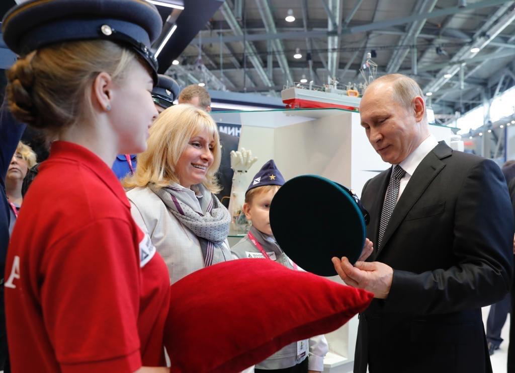 Президент России приветствовал участников и гостей фестиваля «От Винта!» в Самарской области и поздравил их с 20-летним юбилеем его деятельности
