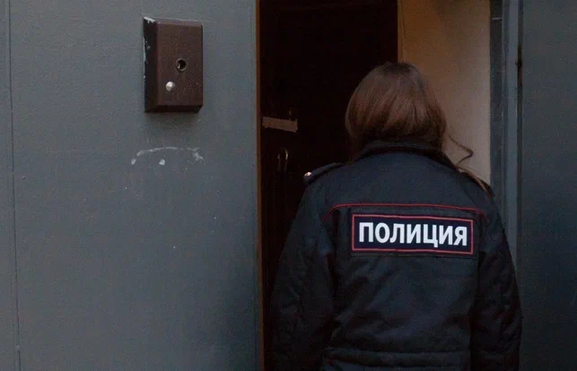 Силовики задержали в Кузбассе женщину, пытавшуюся украсть сыр и колбасу