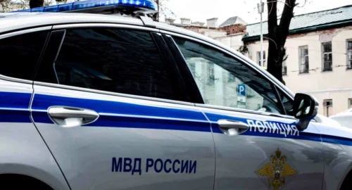 Кузбассовца наказали штрафом за голый «перформанс» у окна