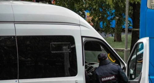 Толпа атаковала скандальный центр для мигрантов в Екатеринбурге