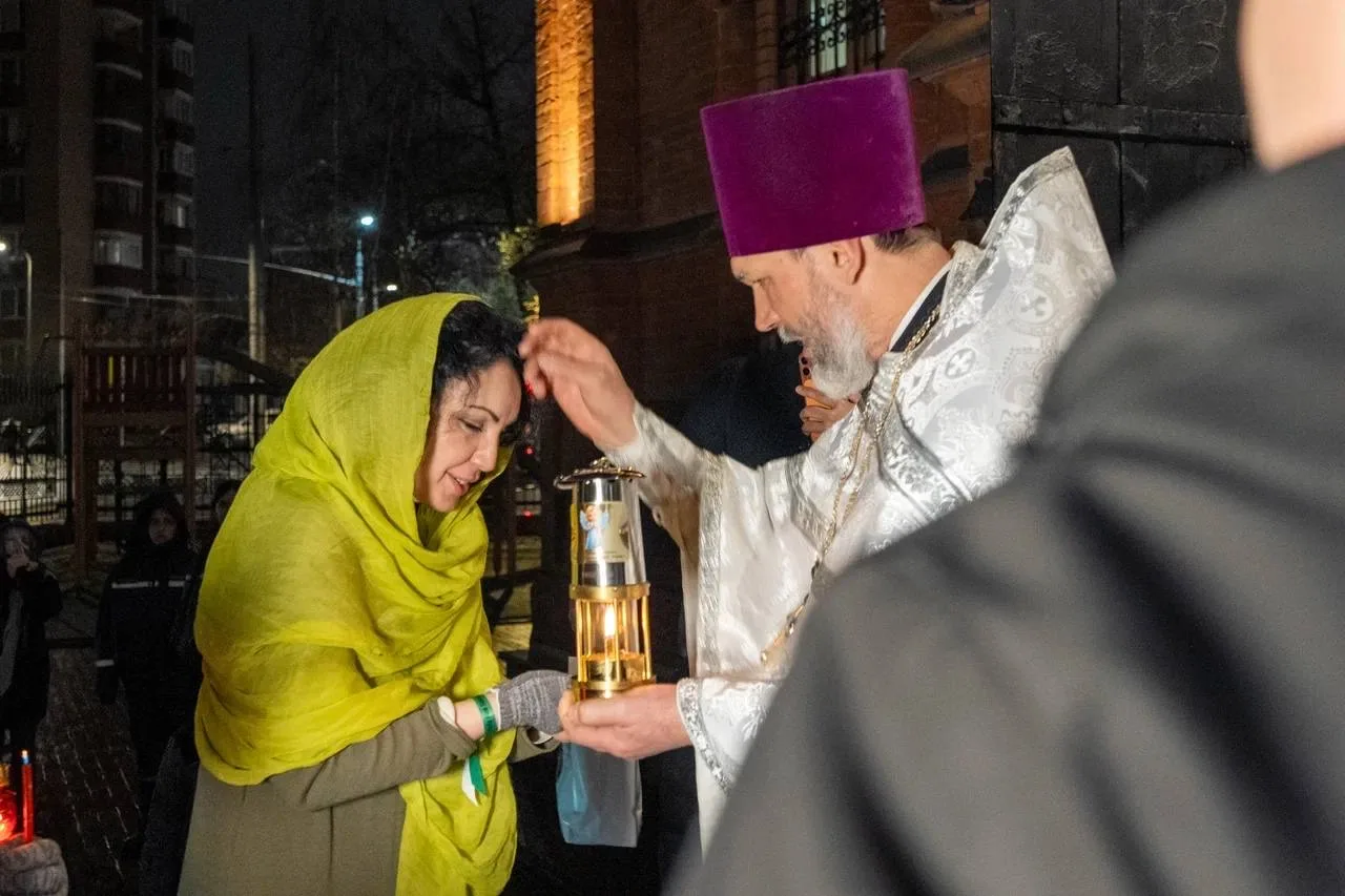 Благодатный огонь доставили в храмы Москвы, в частности — в храмы Восточного административного округа